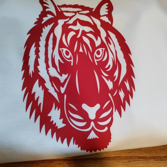 Clothes - Picture 4 of 8